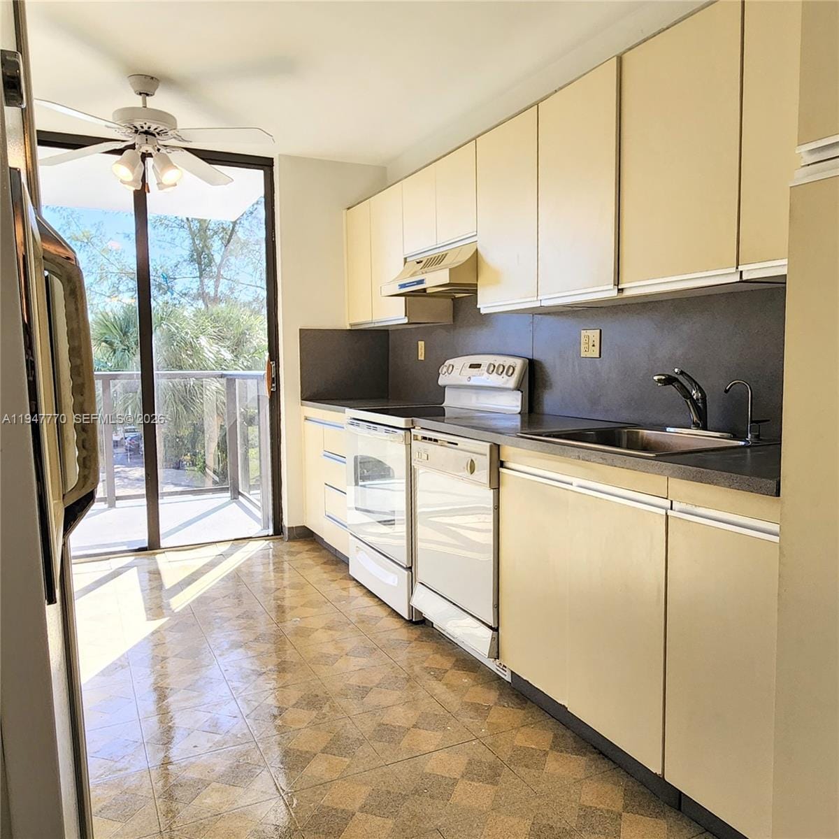 18151 NE 31st Court 301 — photo 4