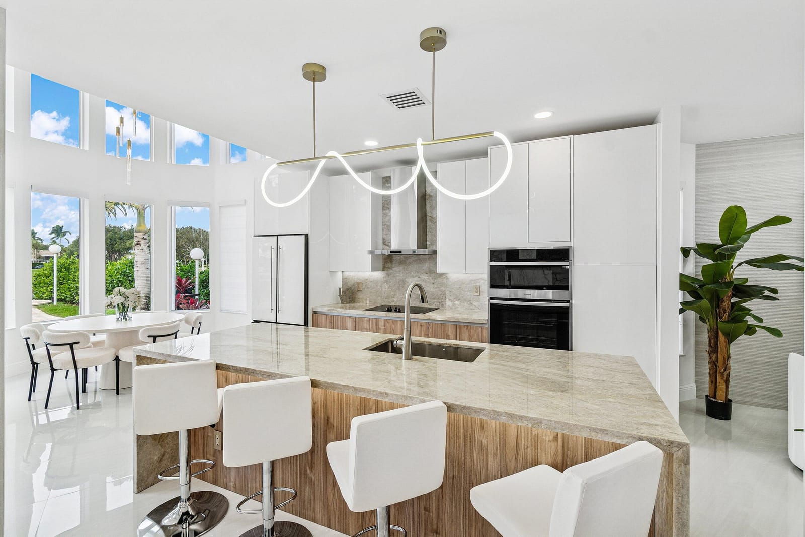 5239 Suffolk Drive — photo 3