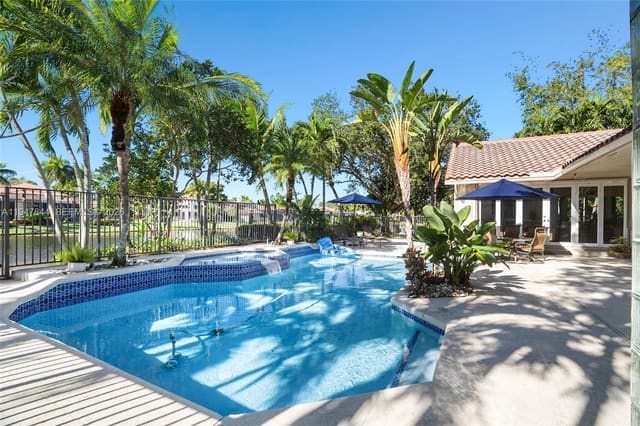 440 Sabal Way, Weston, FL 33326