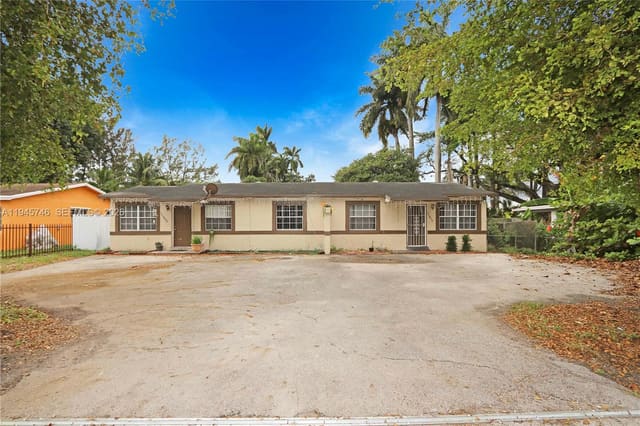 11808 NW 22nd Avenue, sold in Halock No 2, Miami, FL