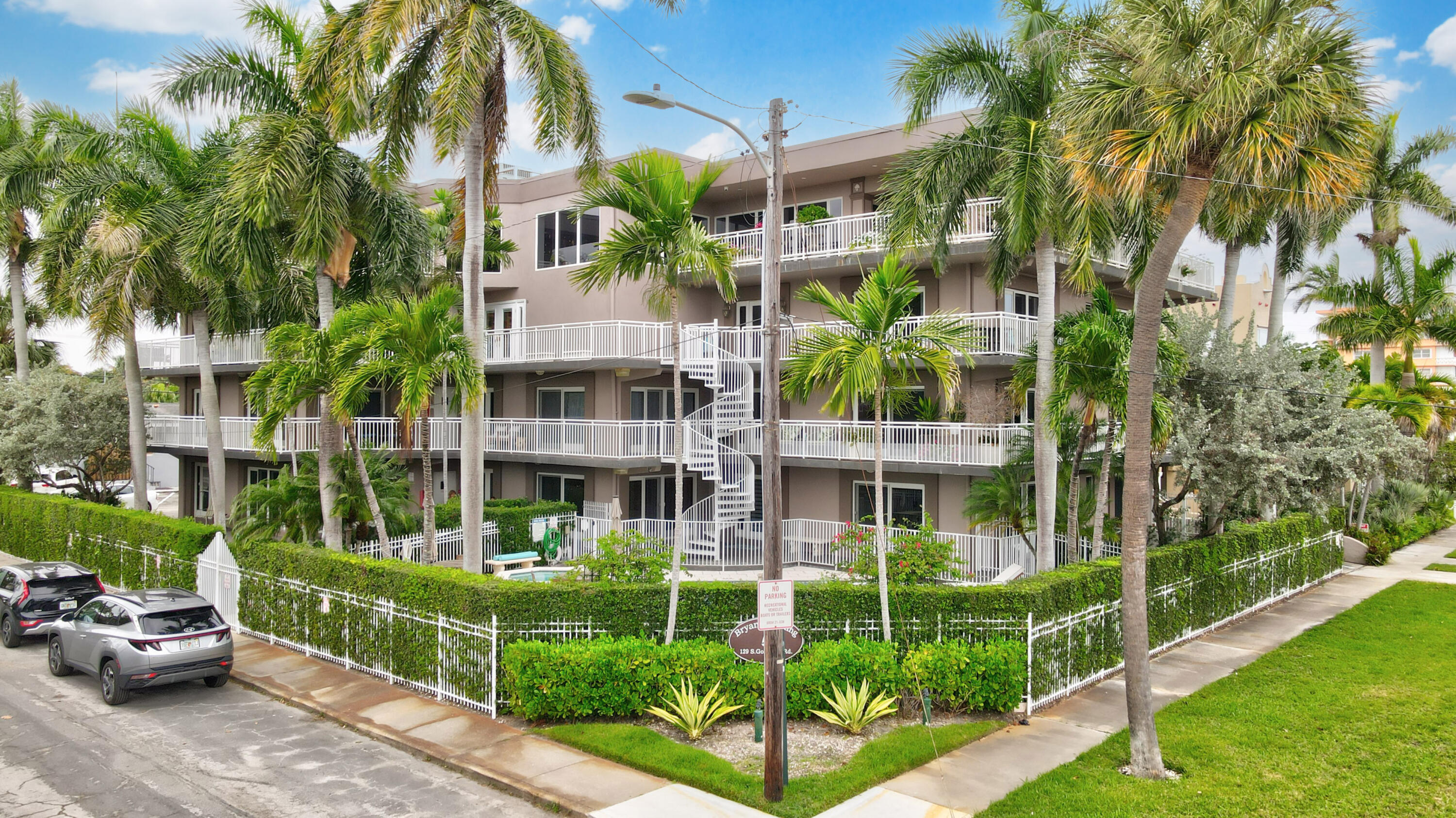 129 S Golfview Road 2, Lake Worth Beach, FL 33460, Lake Worth Beach