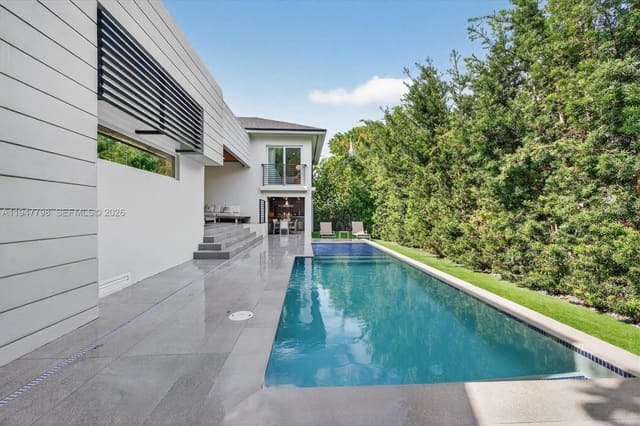 315 Palmwood Lane, Key Biscayne, FL 33149