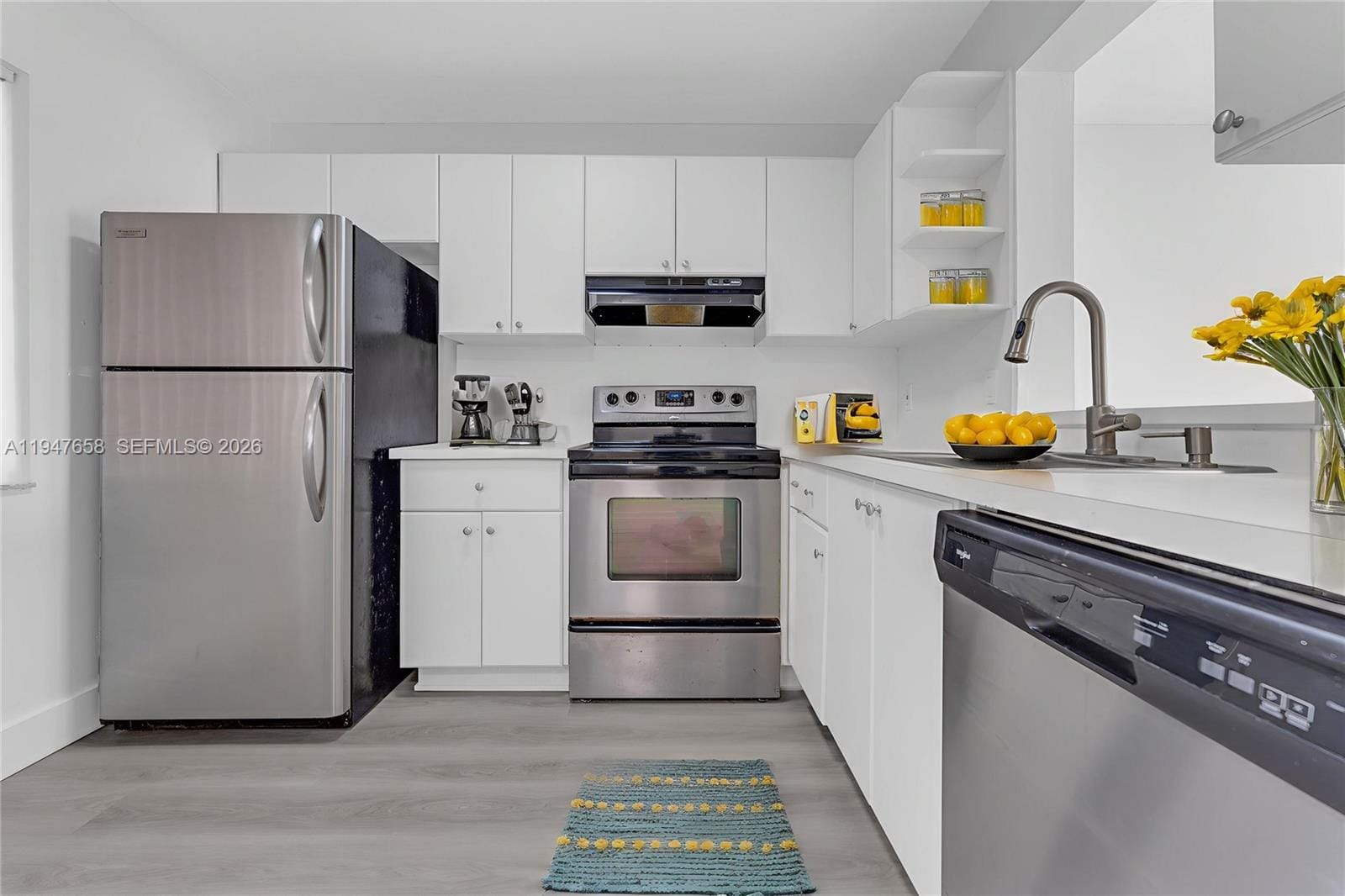 8560 N Sherman Circle 208 — photo 11