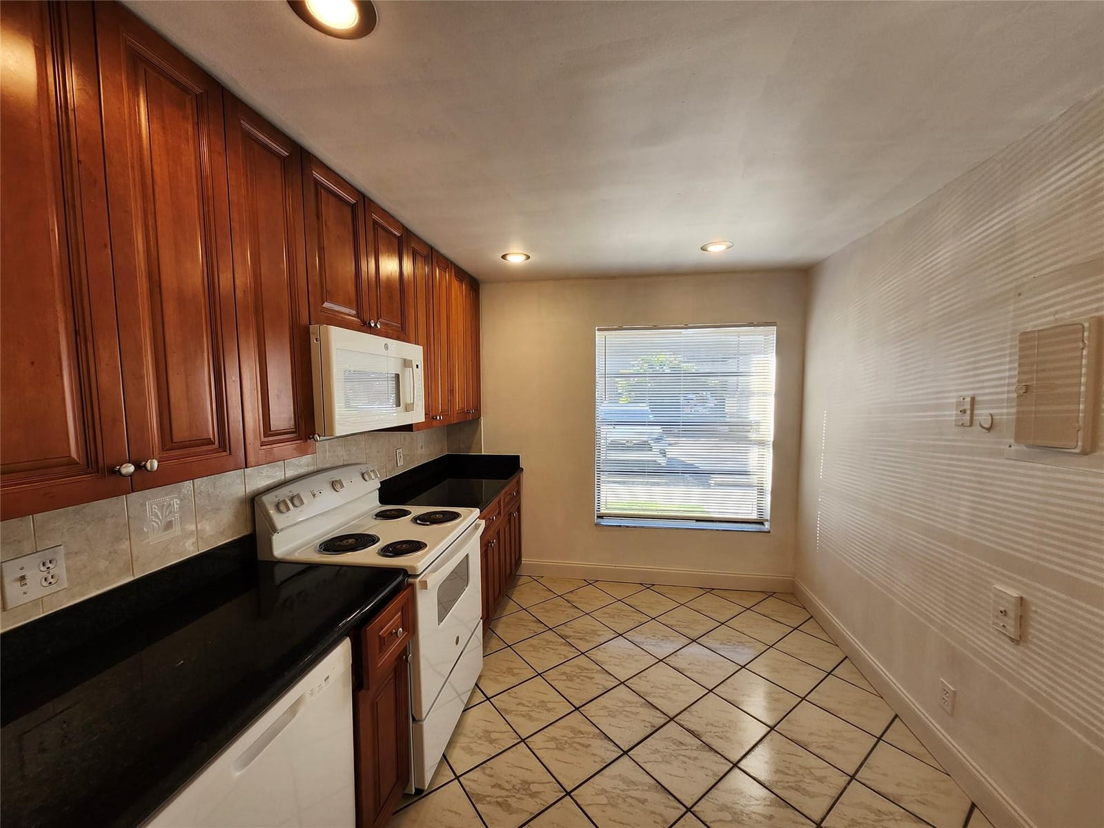 9421 NW 15th Street 234 — photo 10