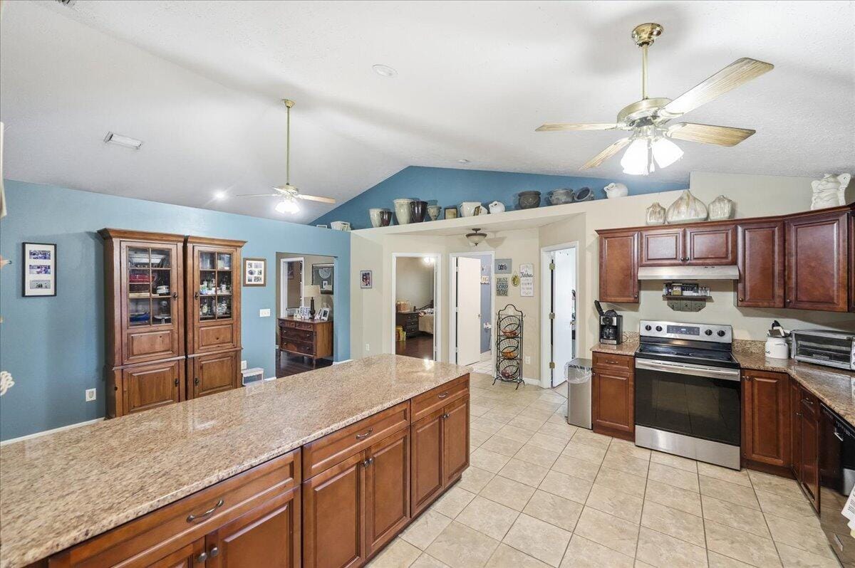 6927 NW Hershy Circle — photo 5