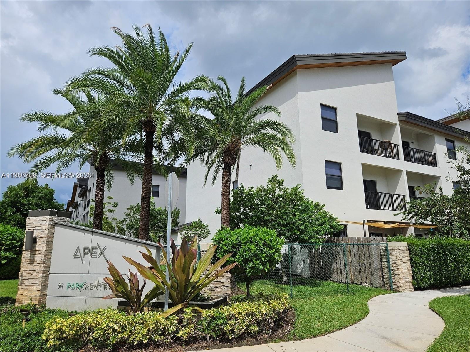 8151 NW 104th Avenue 34, Doral, FL 33178 photo 2