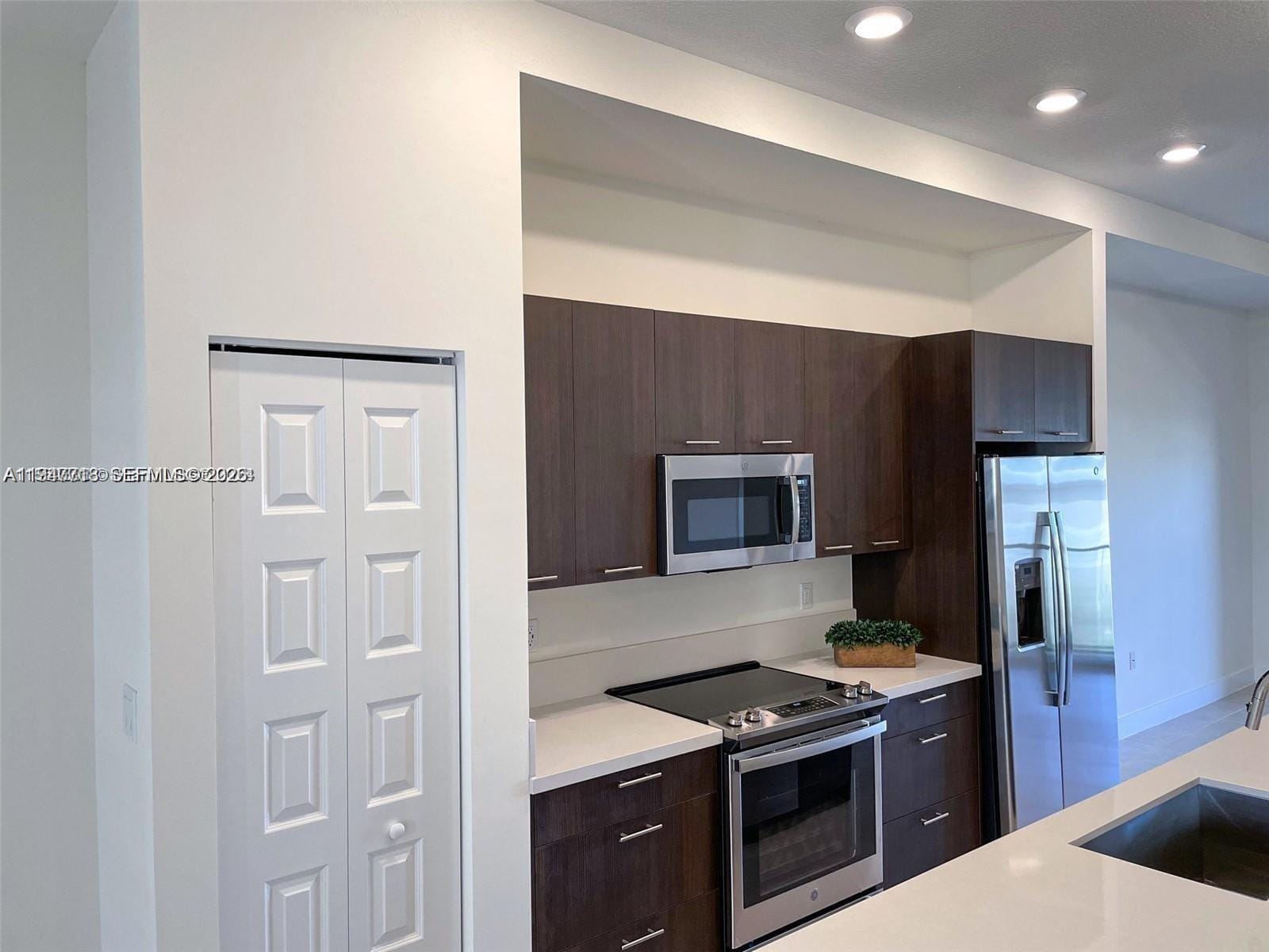 8151 NW 104th Avenue 34, Doral, FL 33178 photo 8