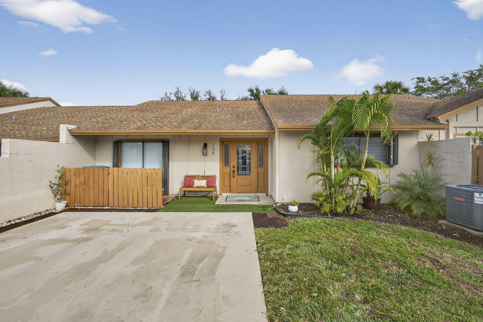 2400 SW 19th Avenue 136 — photo 2