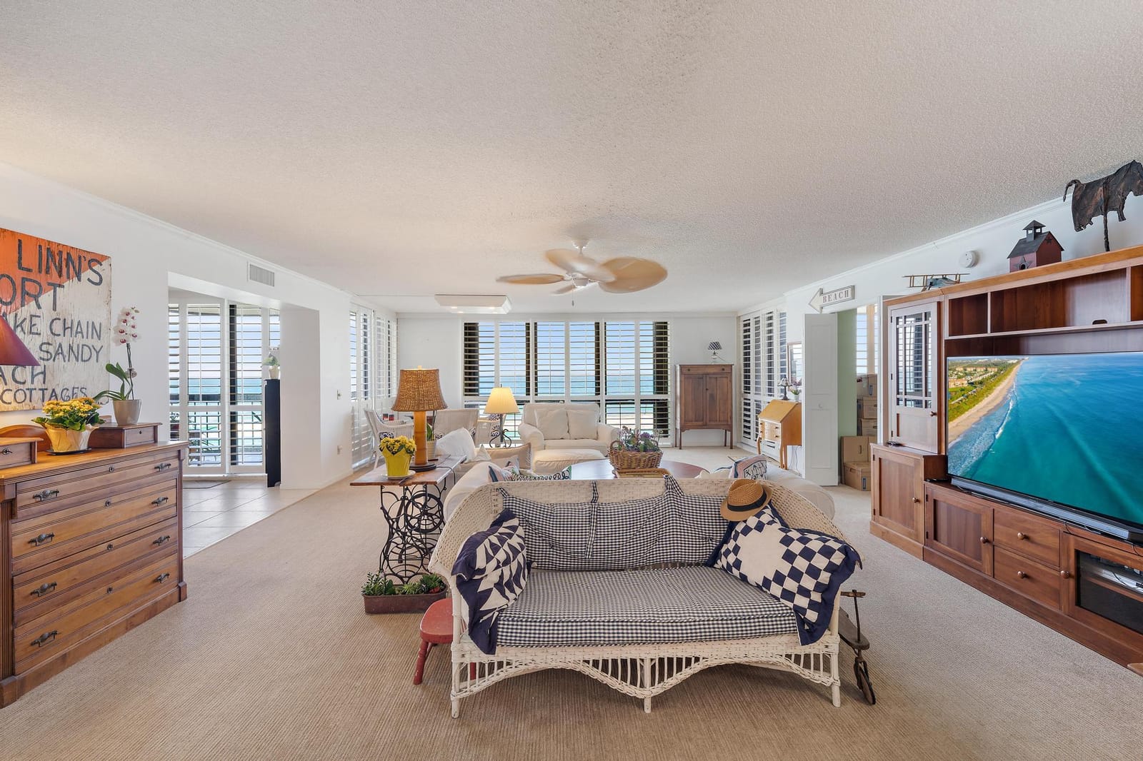 5380 N Ocean Drive 6d — photo 2