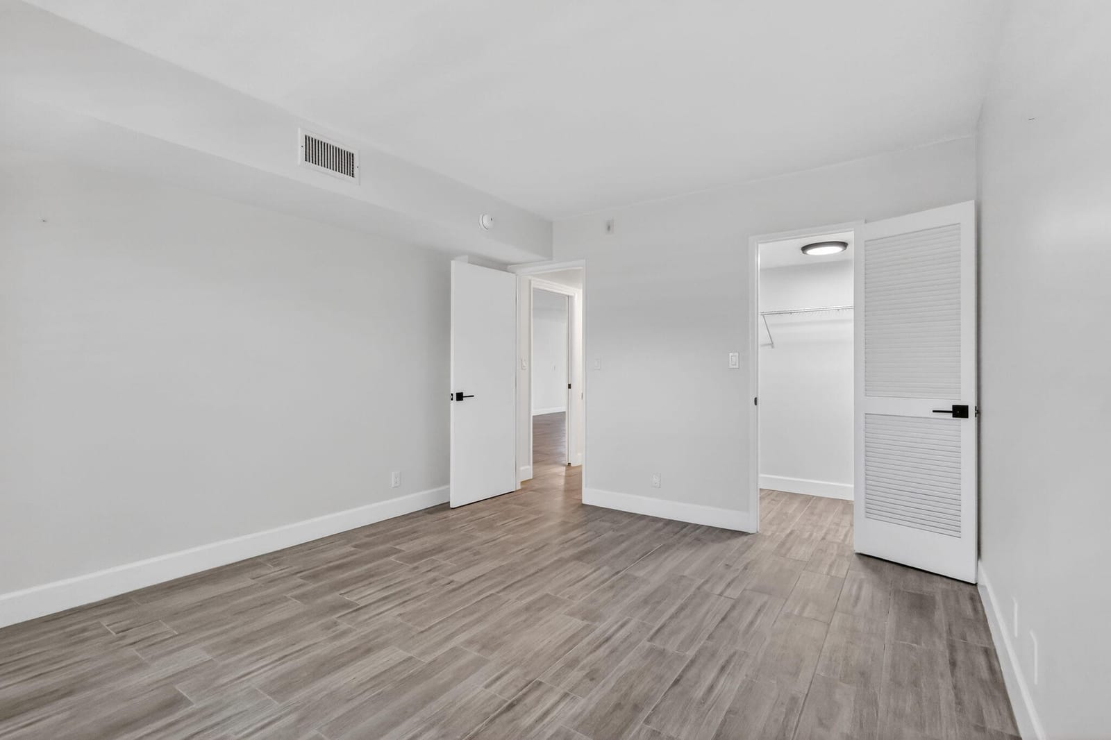 545 Oaks Lane 409, Pompano Beach, FL 33069 photo 17