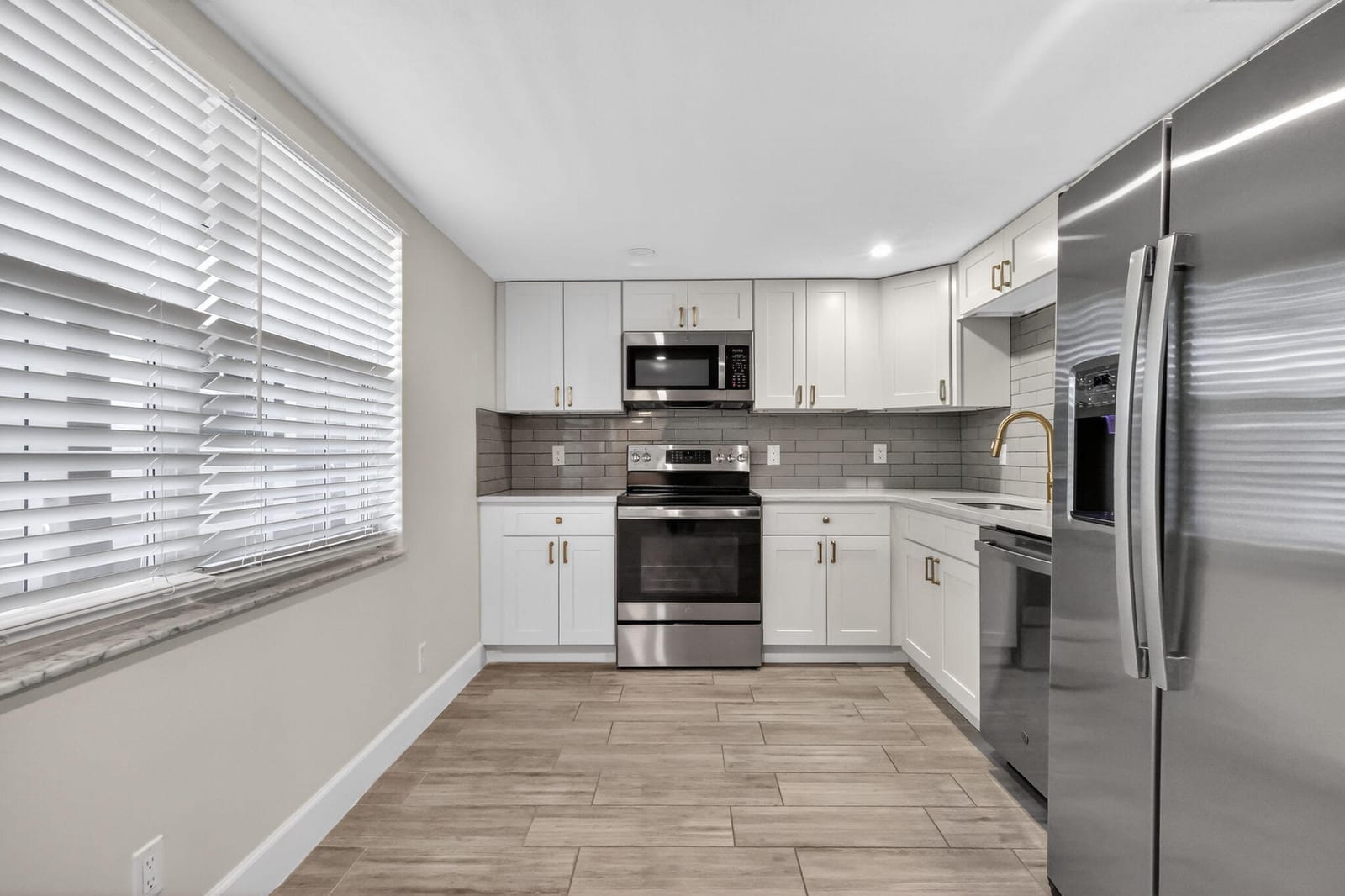 545 Oaks Lane 409 — photo 3