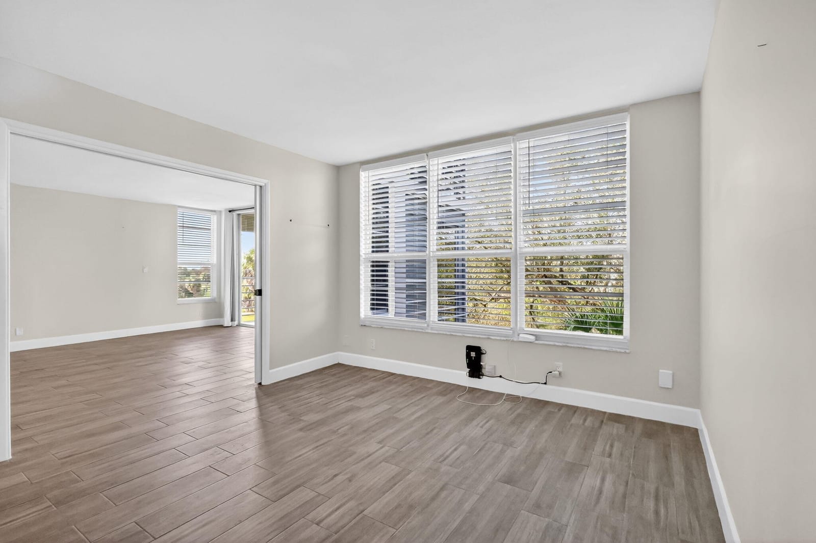 545 Oaks Lane 409, Pompano Beach, FL 33069 photo 21