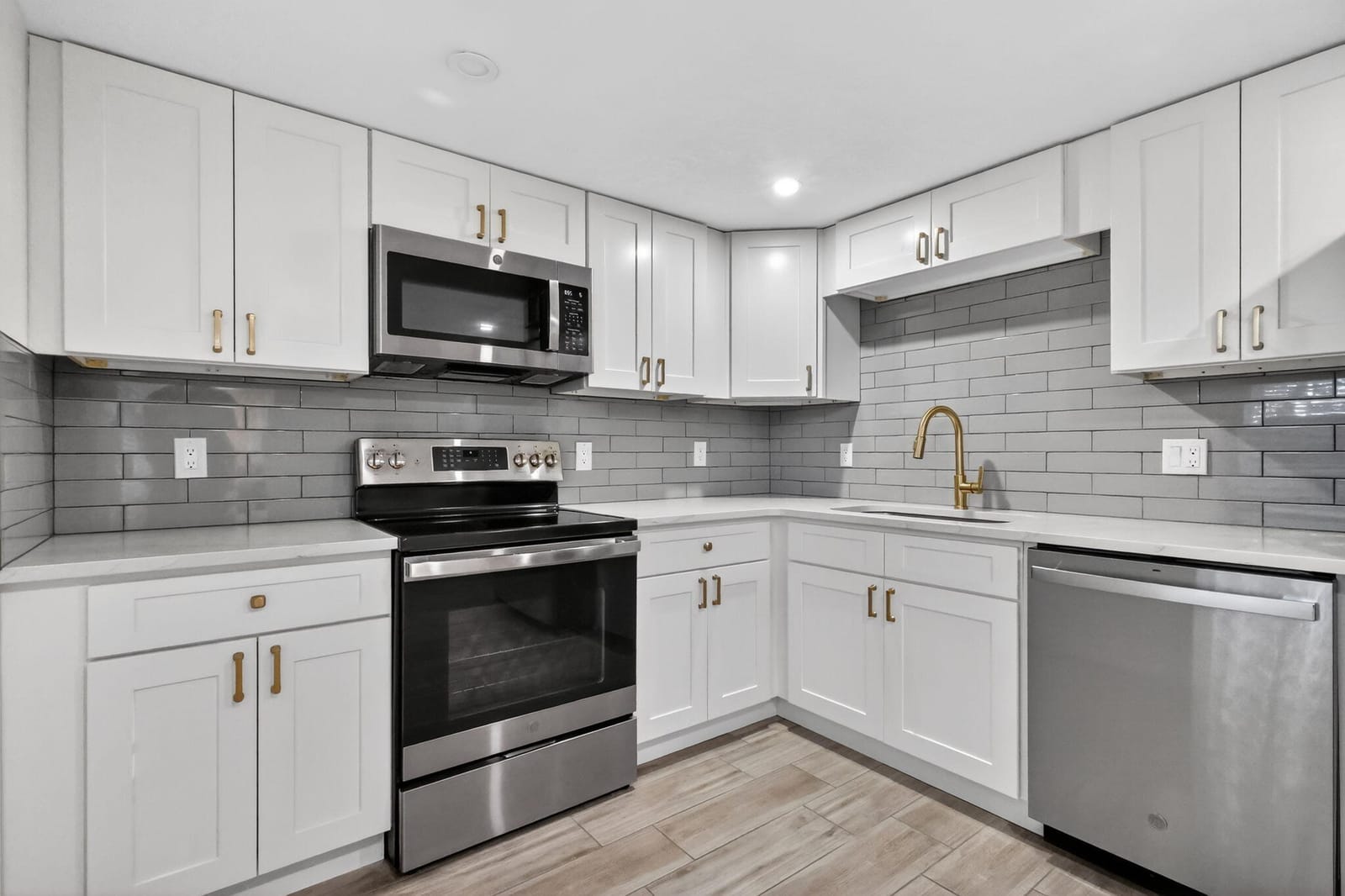 545 Oaks Lane 409 — photo 4