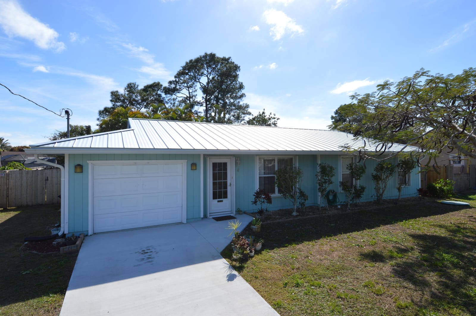 392 SE Walters Terrace — photo 2