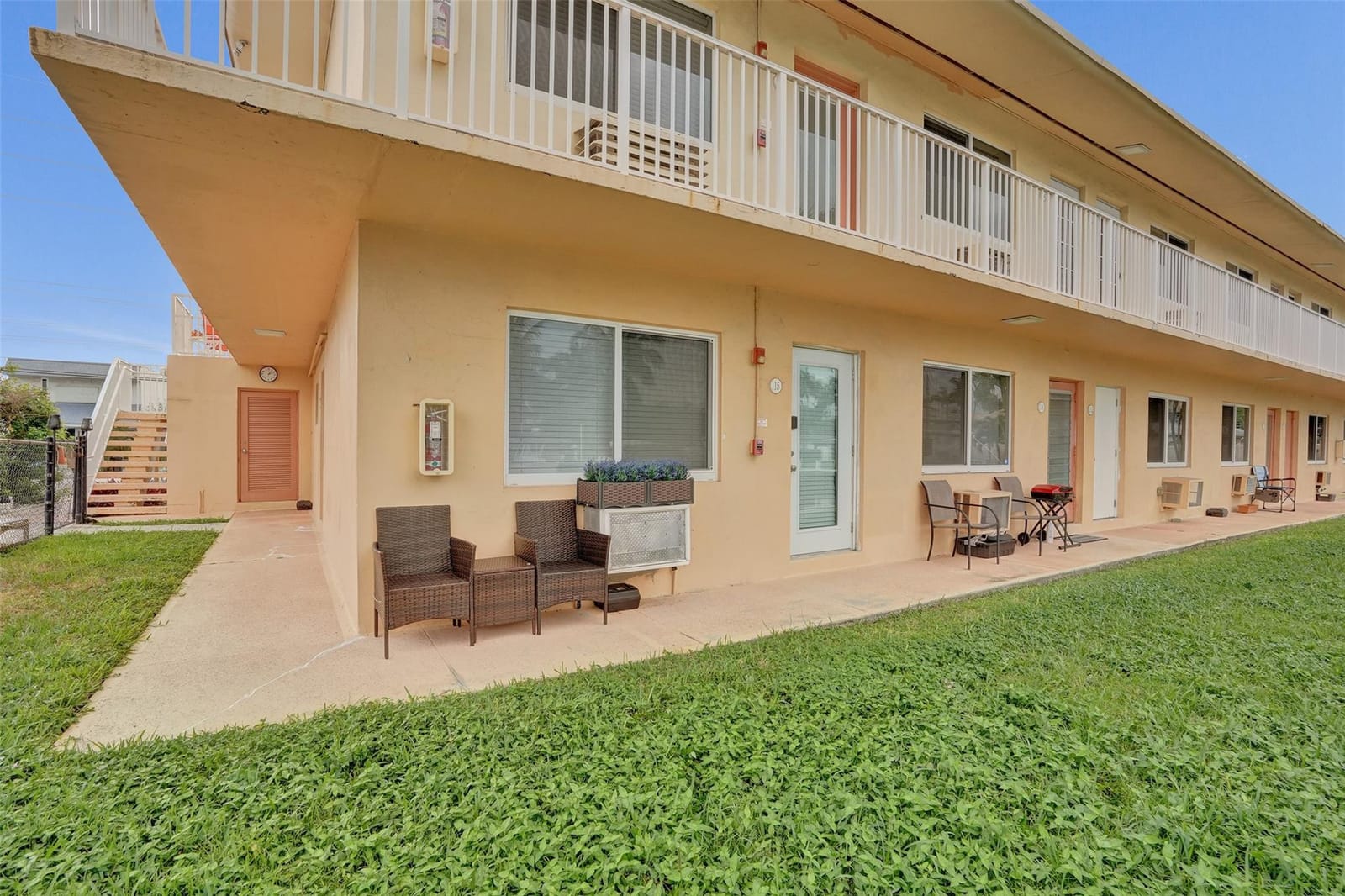 301 E Mcnab Road 115, Pompano Beach, FL 33060 photo 2