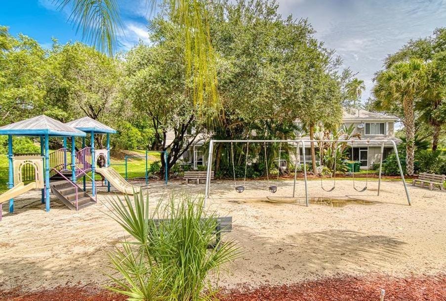 11000 Middle Golf Court, Tamarac, FL 33321 photo 25