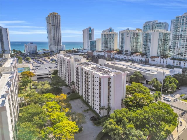 16909 N Bay Road 217, Sunny Isles Beach, FL 33160