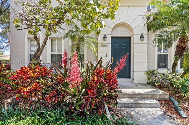 2501 SW 99th Way, sold in Waldman Plat, Miramar, FL