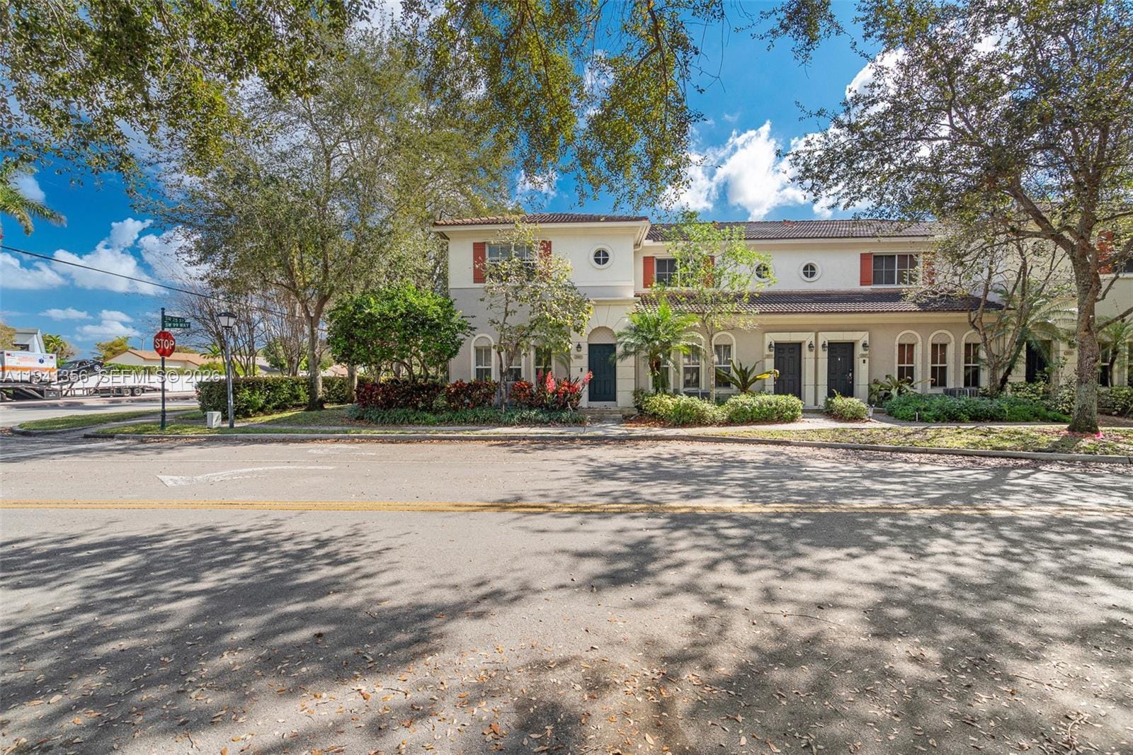 2501 SW 99th Way, Miramar, FL 33025 photo 2