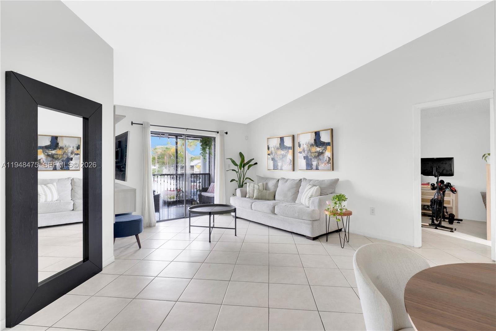 20761 NE 4th Place 205, Miami, FL 33179