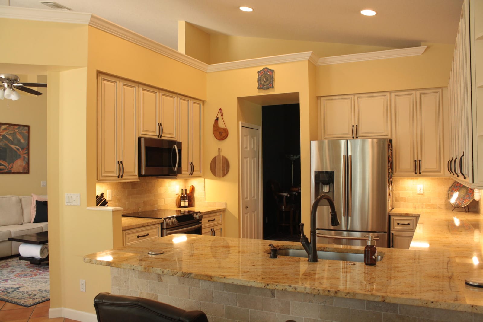 639 SW Lake Charles Circle Circle — photo 3