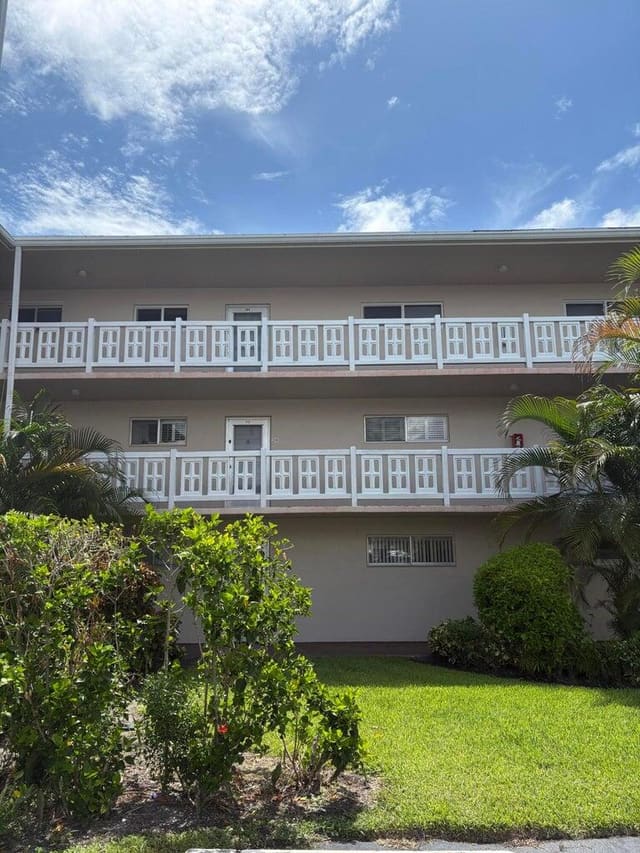 2770 S Garden Drive 304, Lake Worth, FL 33461