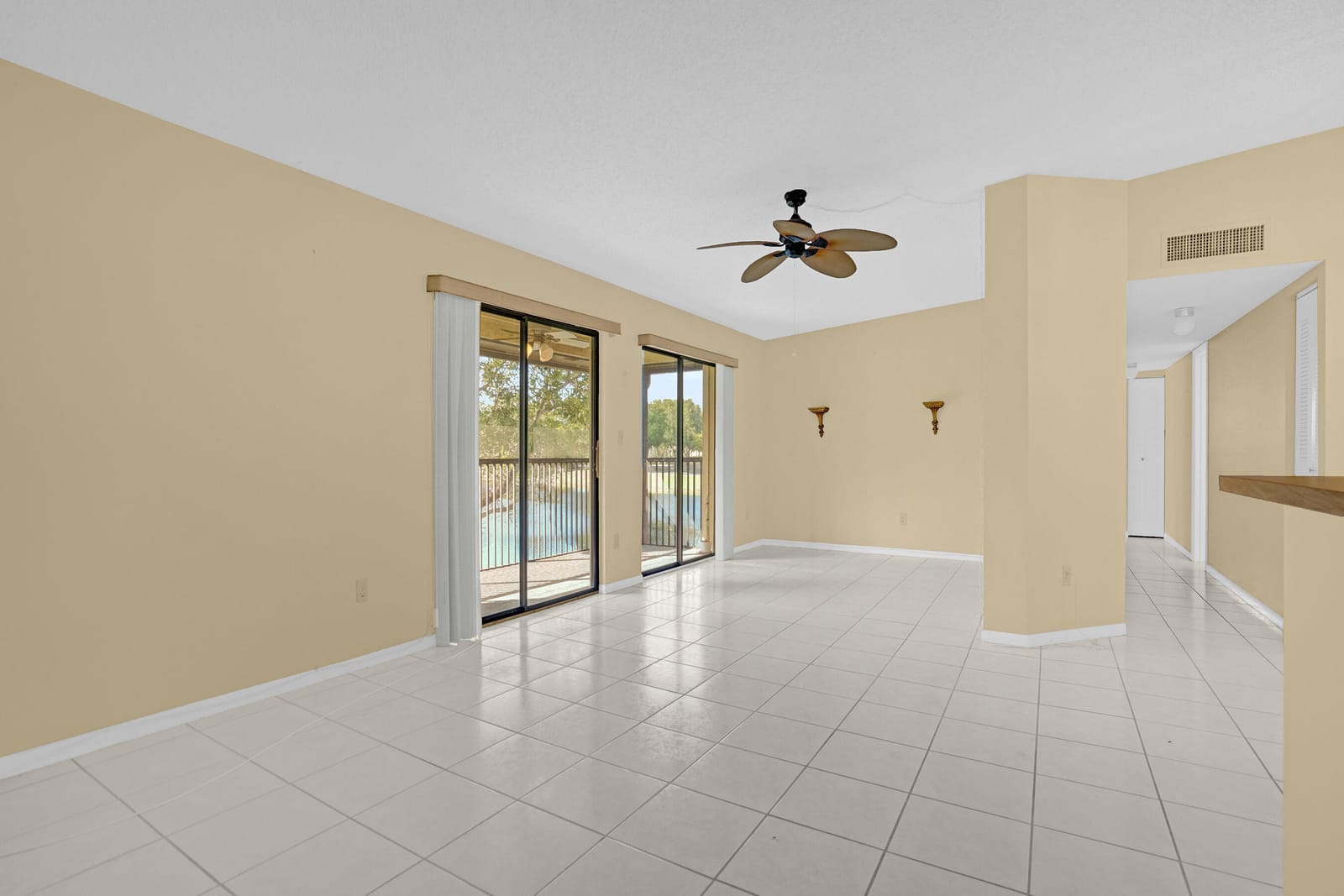9933 N Belfort Circle 201 — photo 2