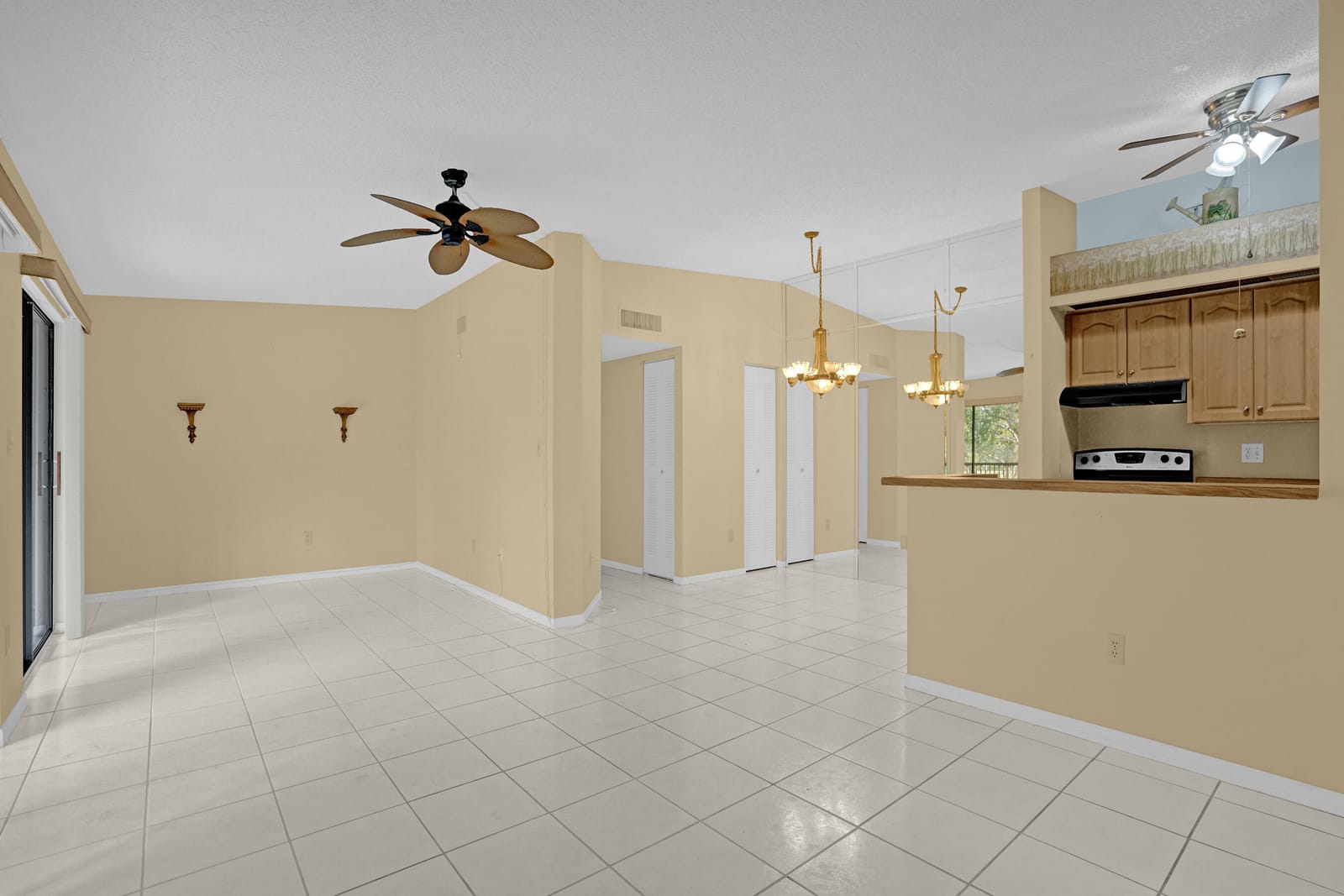 9933 N Belfort Circle 201 — photo 3