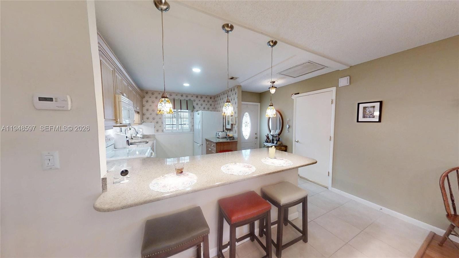 1527 Edgewater Circle — photo 4