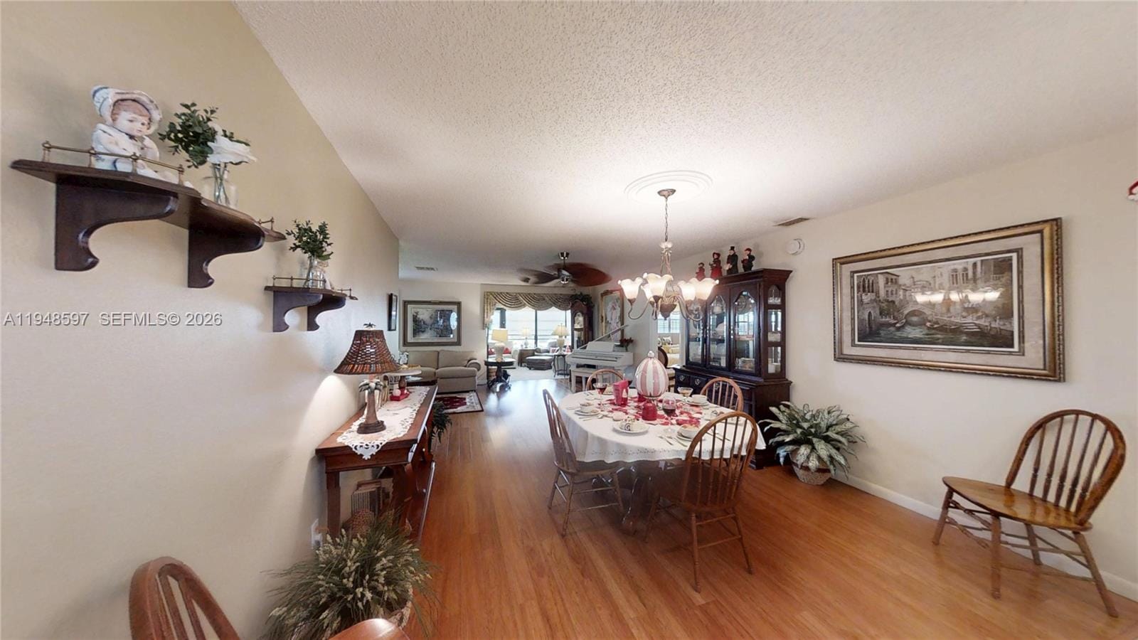 1527 Edgewater Circle — photo 5