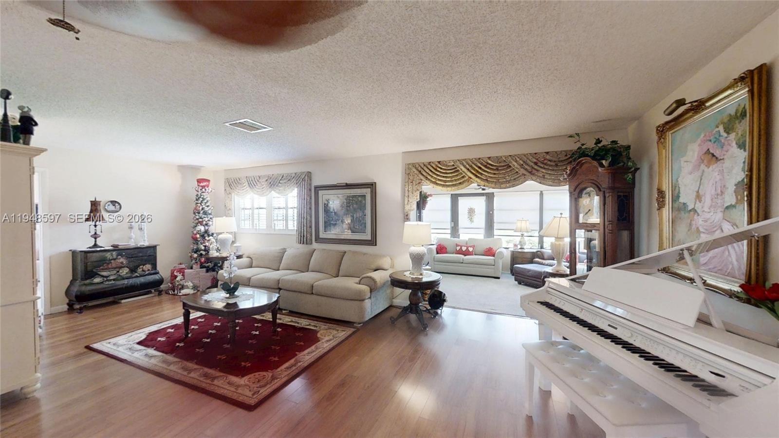 1527 Edgewater Circle — photo 9