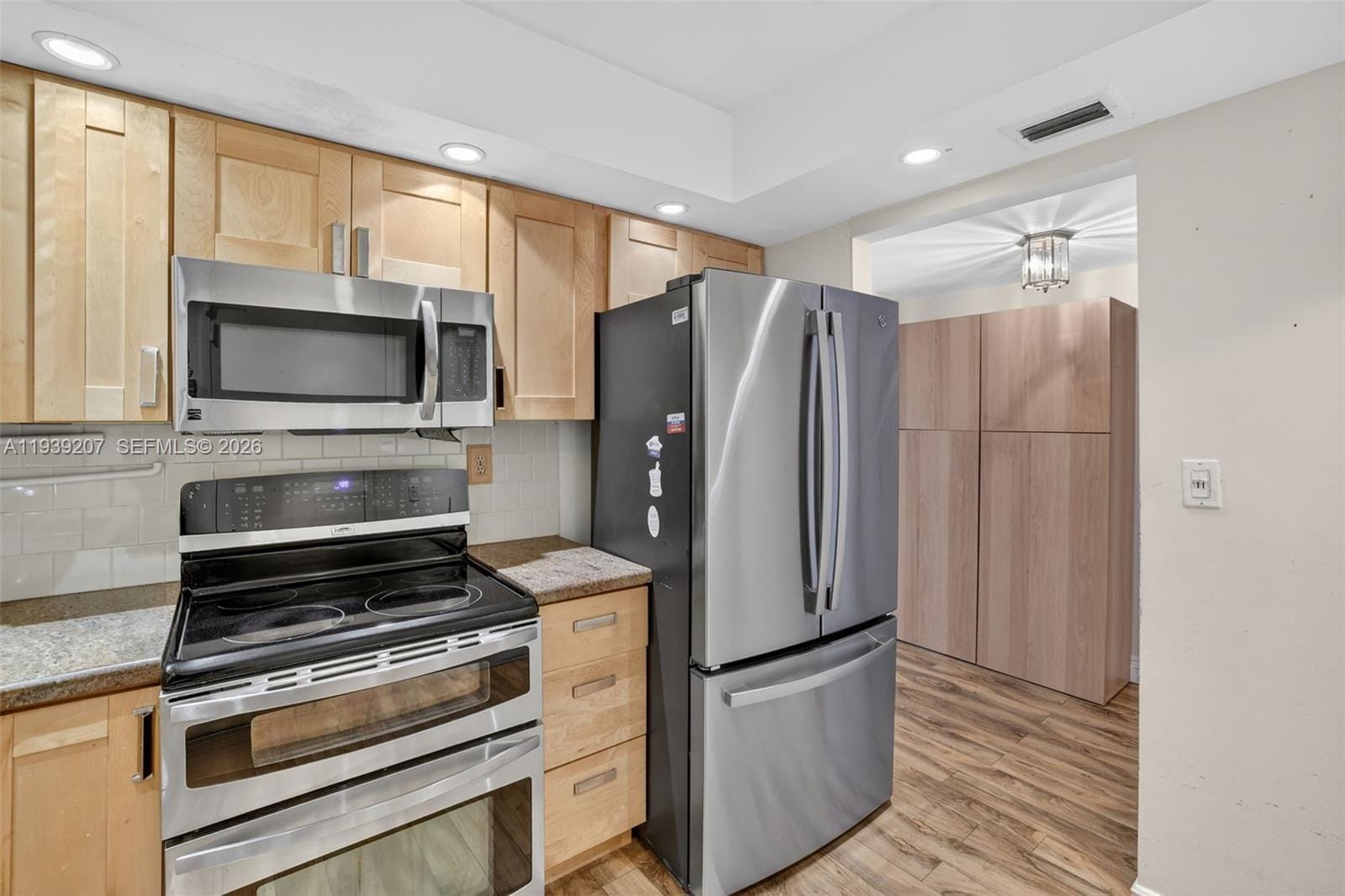 600 Three Islands Boulevard 1008, Hallandale Beach, FL 33009 photo 4