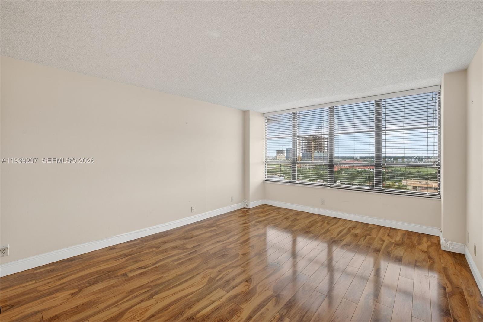600 Three Islands Boulevard 1008, Hallandale Beach, FL 33009 photo 5
