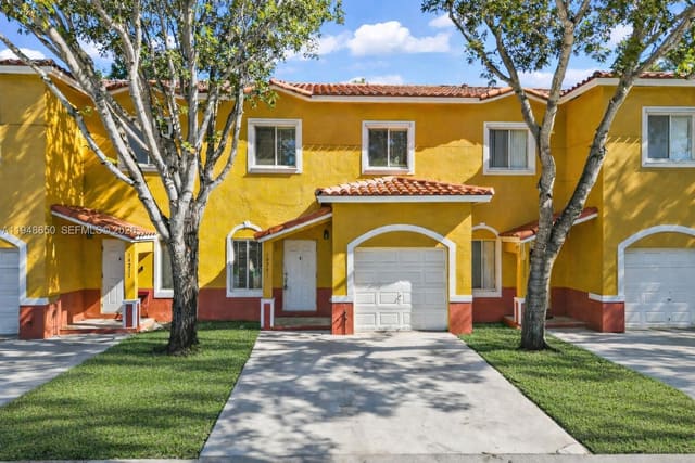 18241 SW 108th Place, sold in Seastone Townhomes, Miami, FL