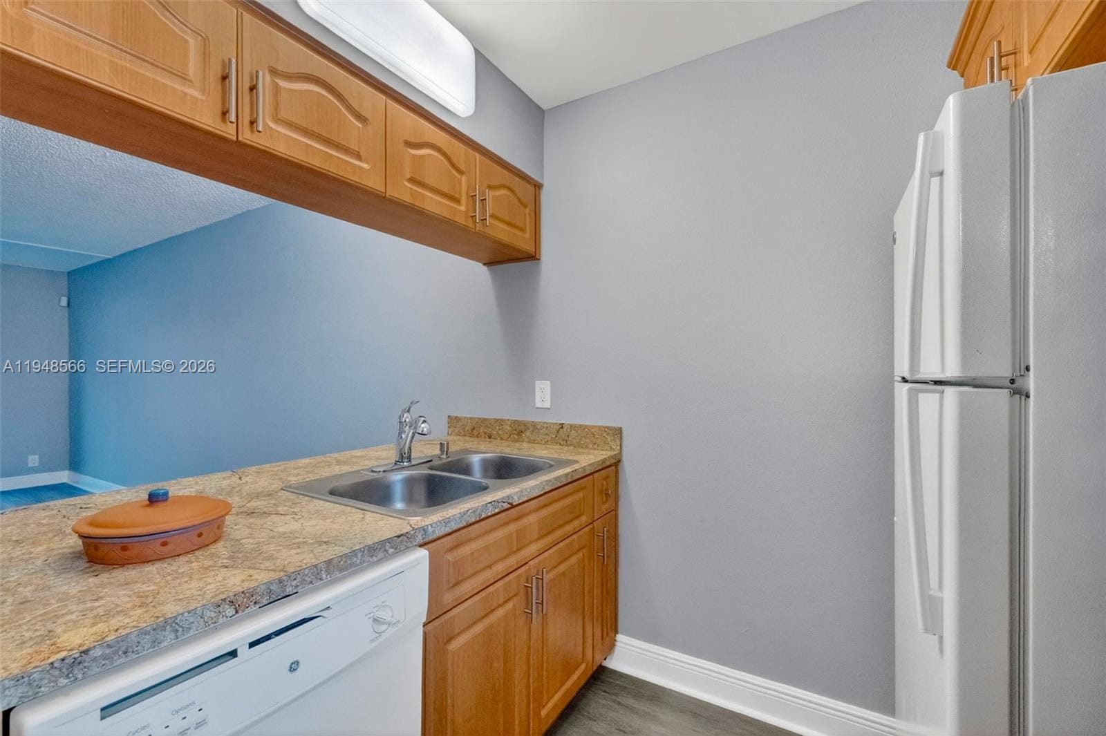 908 Twin Lakes Drive 8C, Coral Springs, FL 33071 photo 8