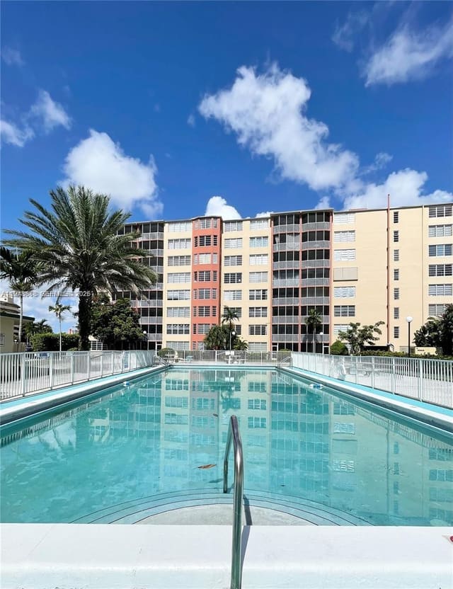 1780 NE 191st Street 705-2, sold in Jade Winds Group -, Miami, FL