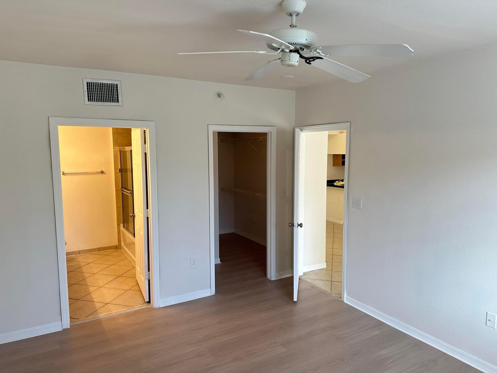 6521 Emerald Dunes Drive 307, West Palm Beach, FL 33411 photo 11