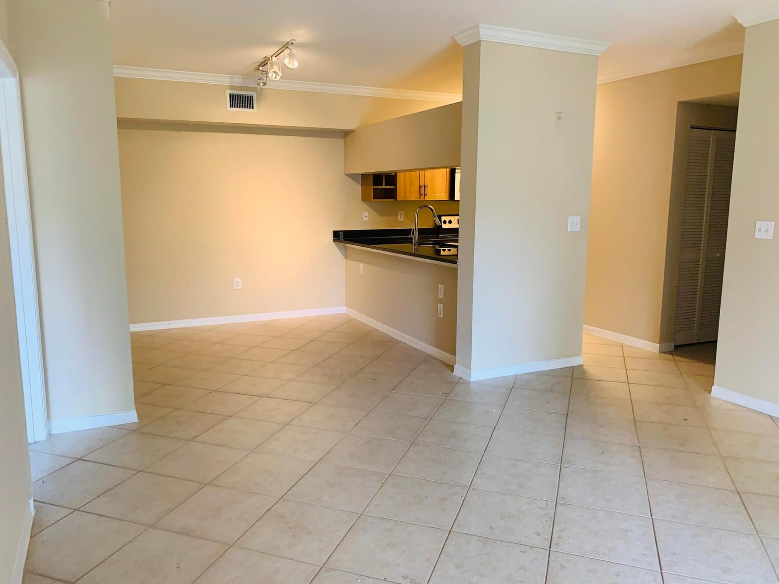 6521 Emerald Dunes Drive 307, West Palm Beach, FL 33411 photo 16