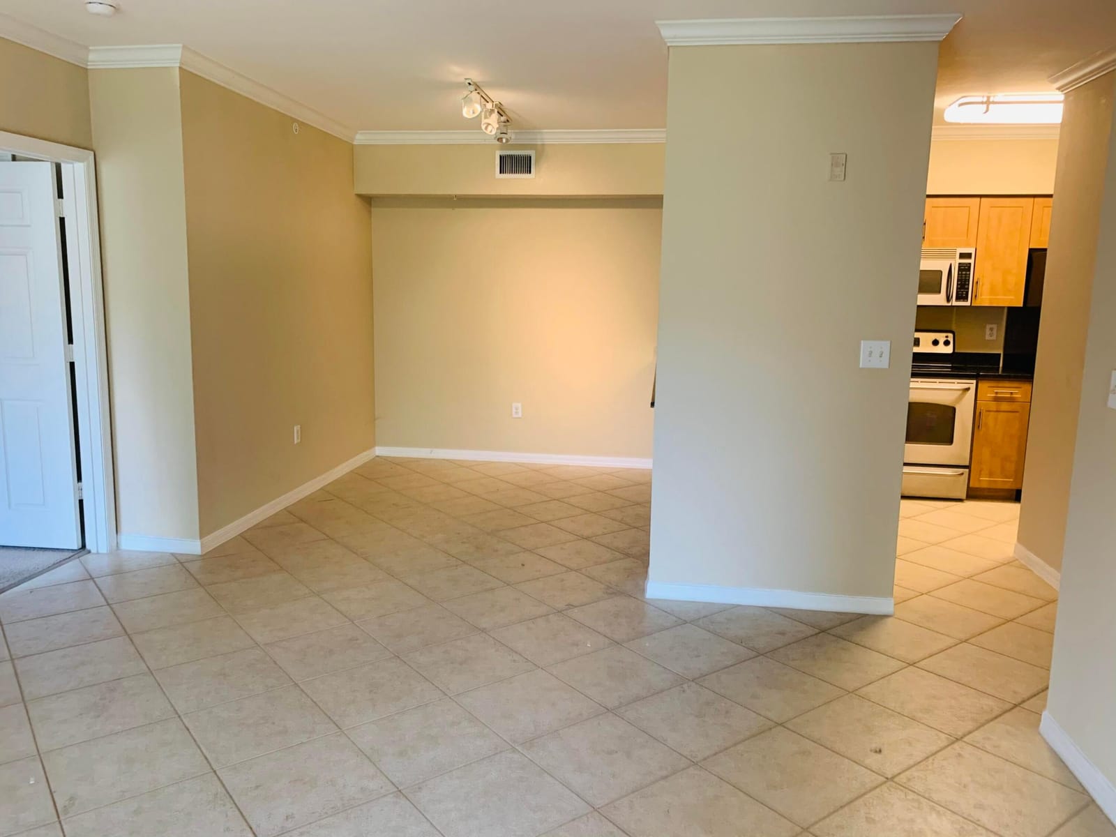 6521 Emerald Dunes Drive 307, West Palm Beach, FL 33411 photo 17