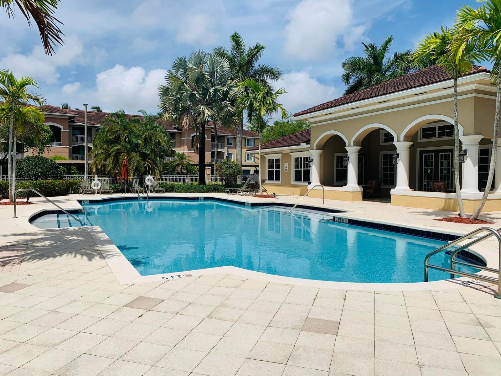 6521 Emerald Dunes Drive 307, West Palm Beach, FL 33411 photo 4
