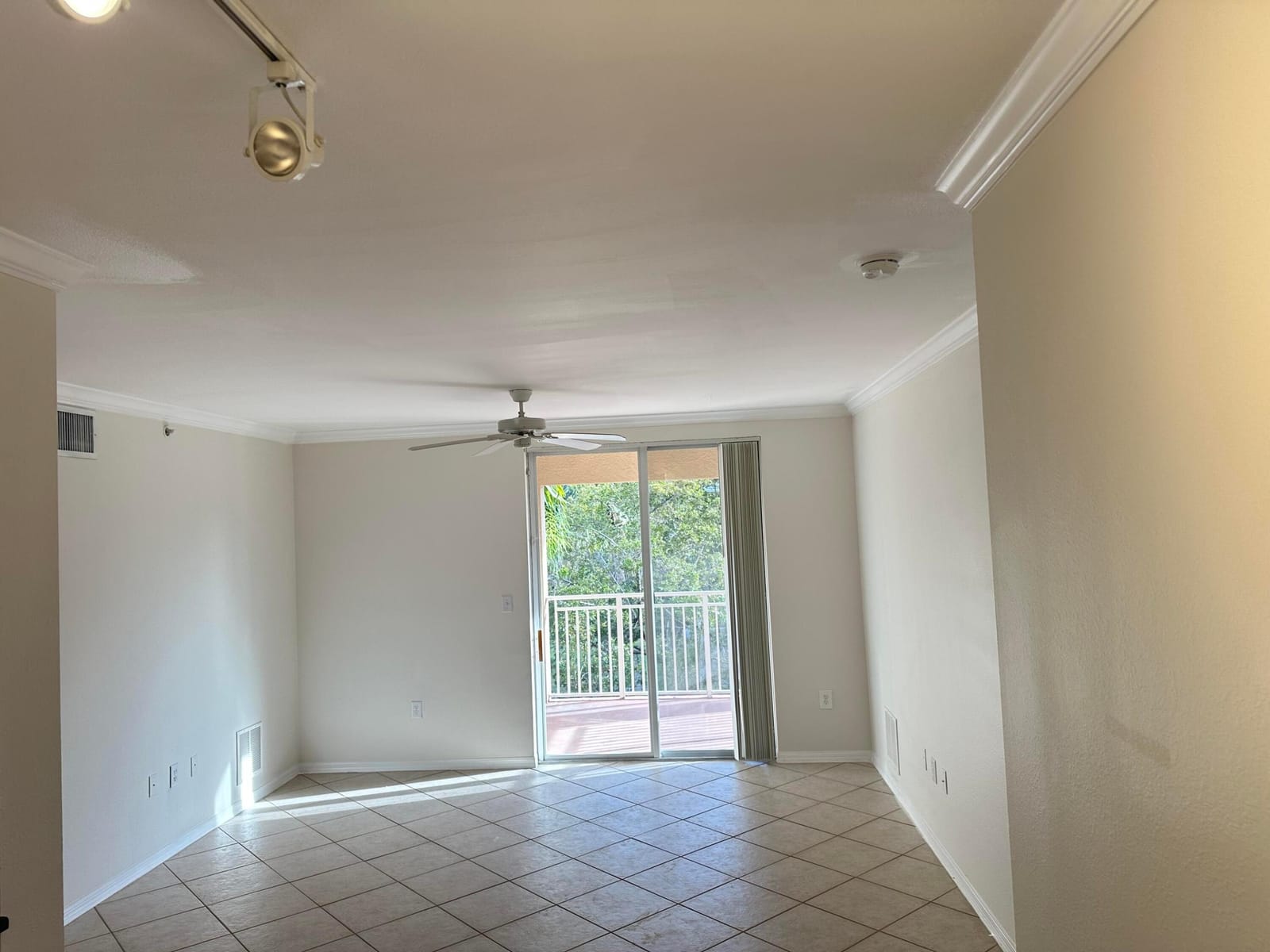 6521 Emerald Dunes Drive 307, West Palm Beach, FL 33411 photo 10