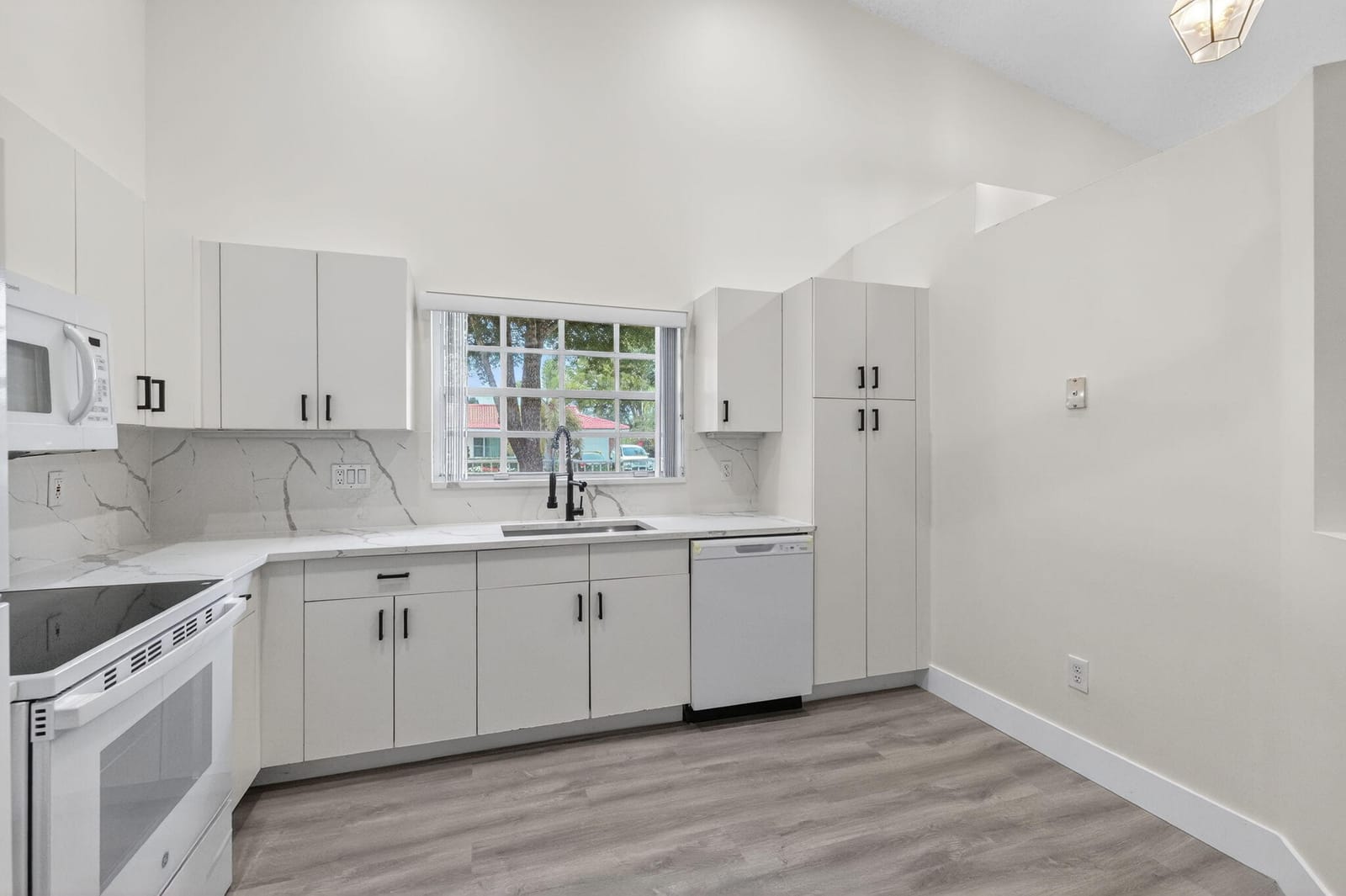 9910 Malvern Drive, Tamarac, FL 33321 photo 17