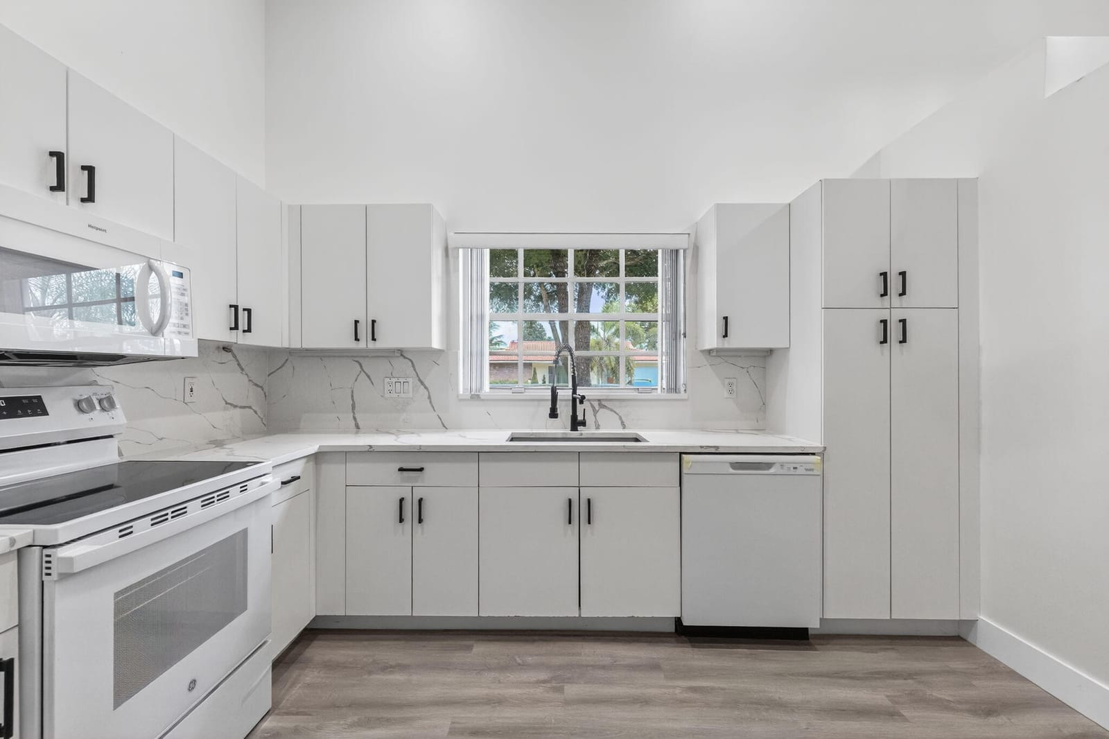 9910 Malvern Drive — photo 4