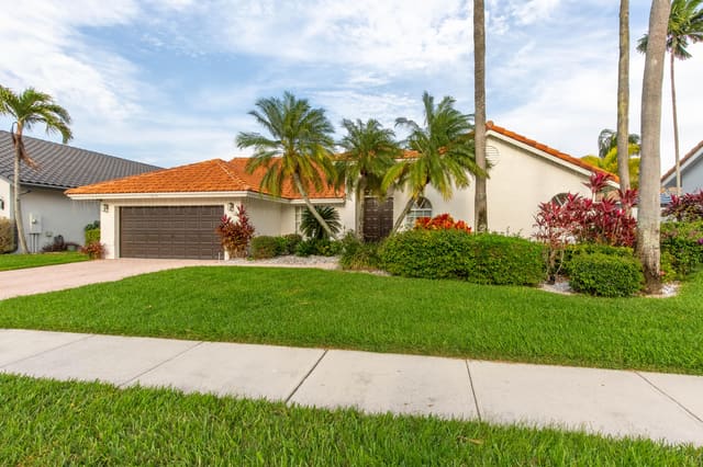 6155 Golf Villas Drive, sold in Golf Colony, Boynton Beach, FL
