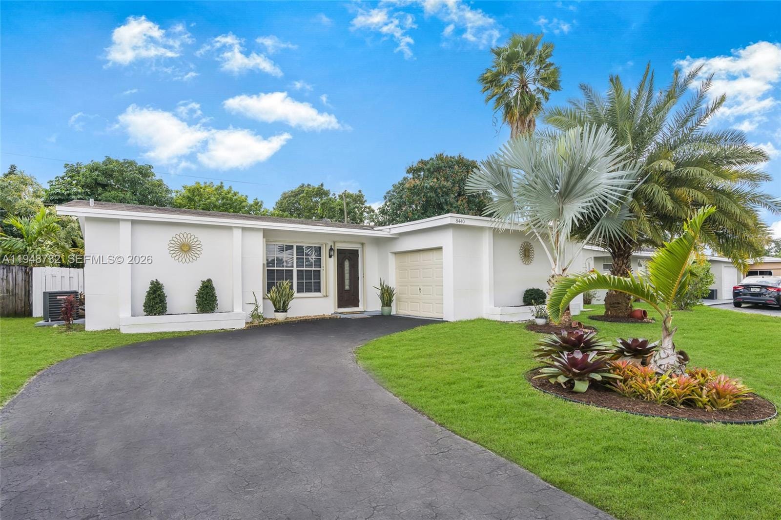 8440 NW 28th Place, Sunrise, FL 33322