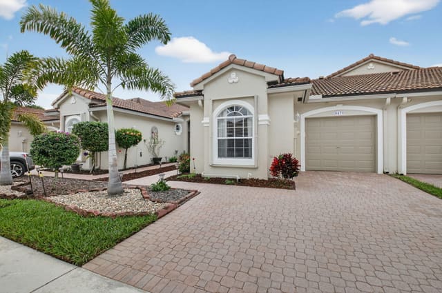 8470 Via Serena, sold in Mizner Pointe Of Boca Via Ancho, Boca Raton, FL
