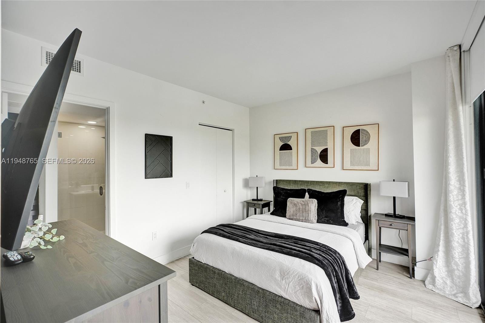 121 NE 34th Street 910, Miami, FL 33137 photo 20