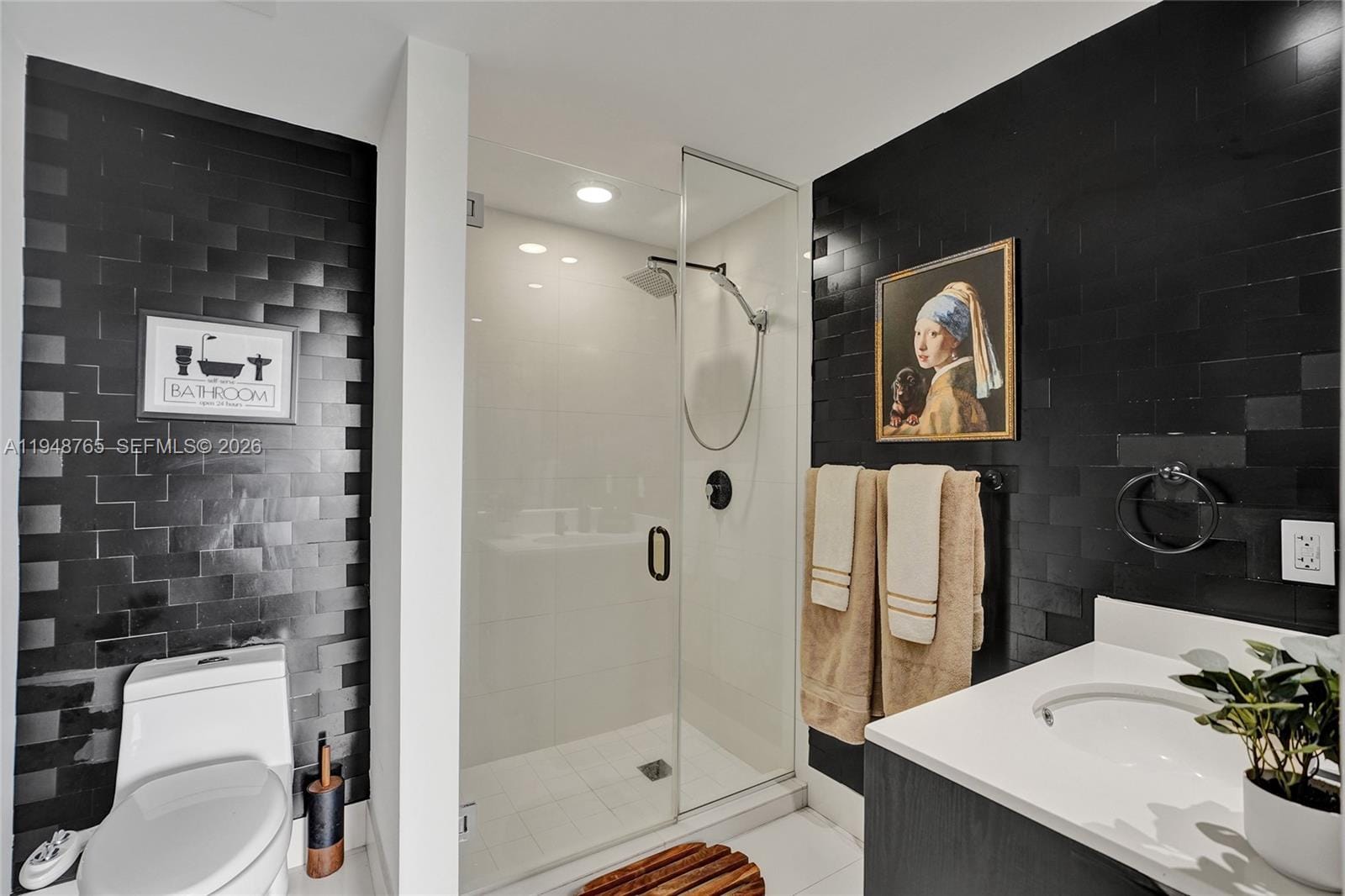 121 NE 34th Street 910, Miami, FL 33137 photo 26