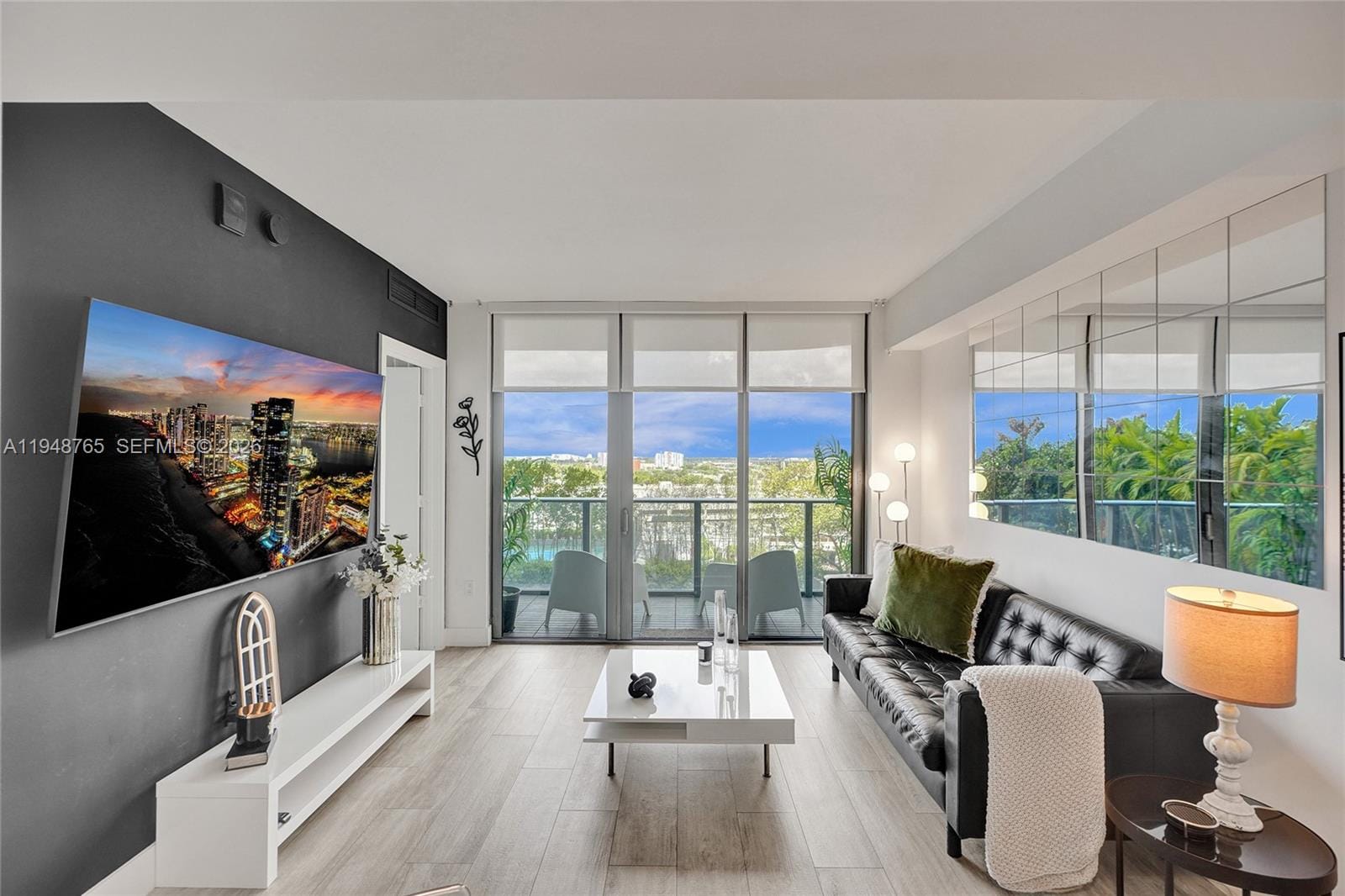 121 NE 34th Street 910 — photo 8