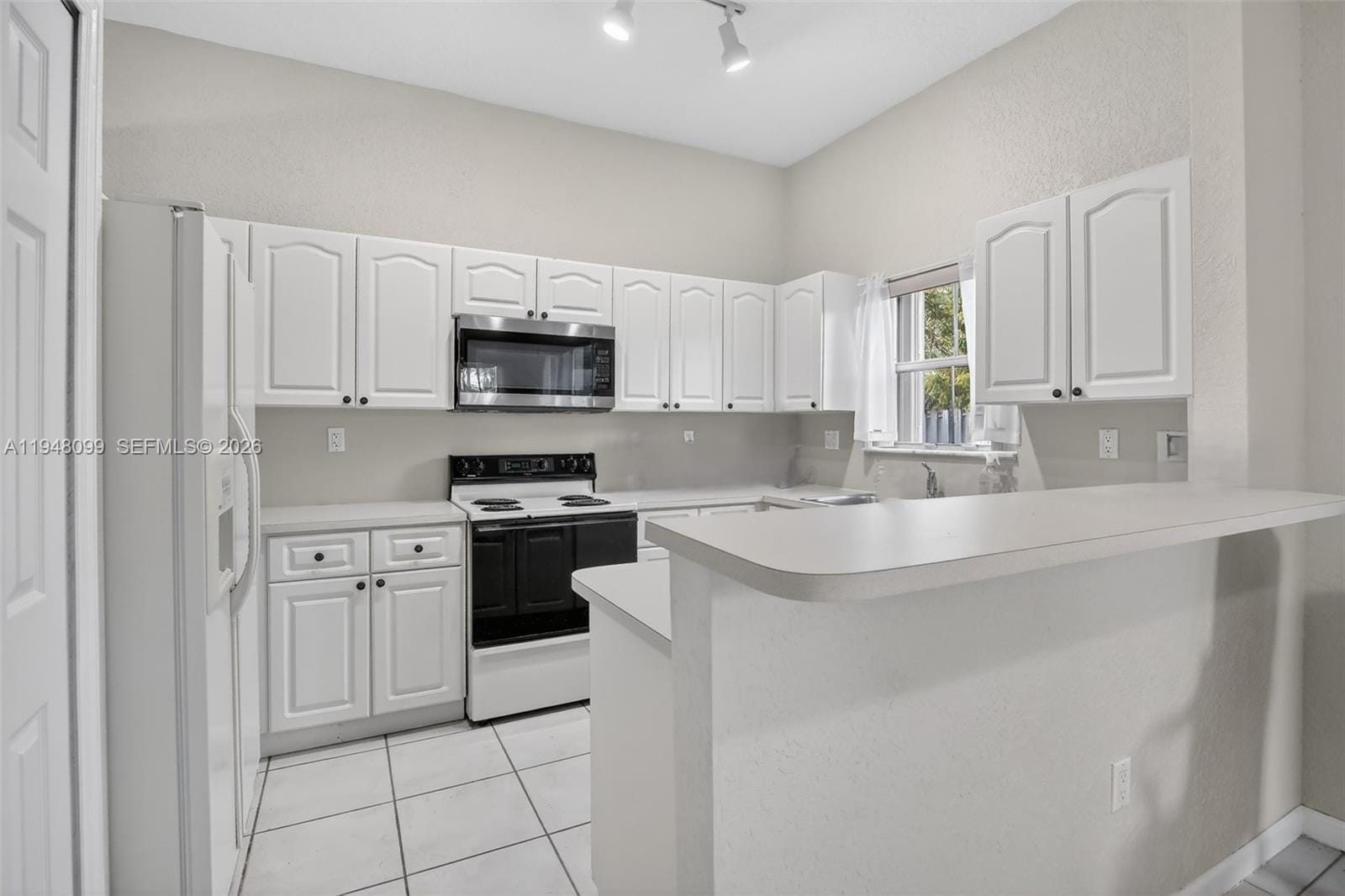 14125 S Cypress Cove Circle — photo 10